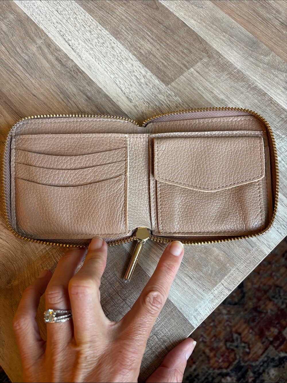 Cuyana Leather Zip Wallet Blush - Picture 3 of 5